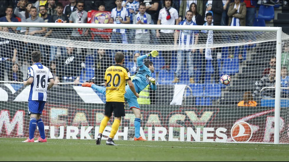 Joselu cabecea el 1-0
