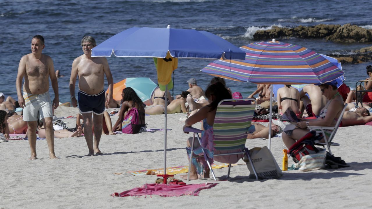 DÍA DE CALOR EN LA PLAYA DE RIAZOR