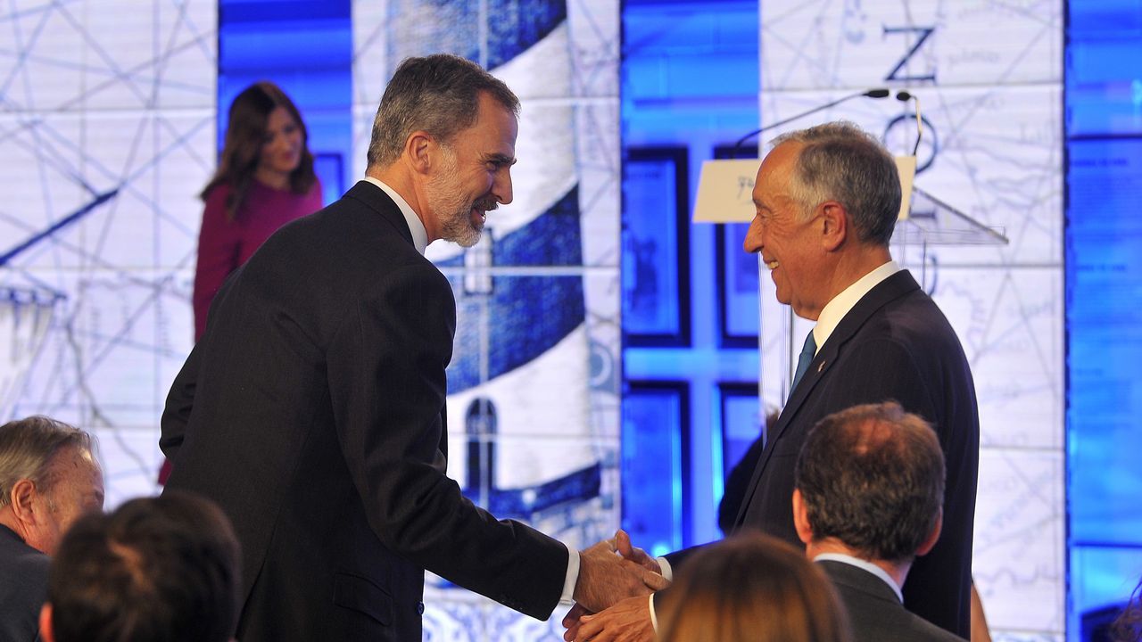El presidente de la República Portuguesa recibe la cordial felicitación de Felipe VI