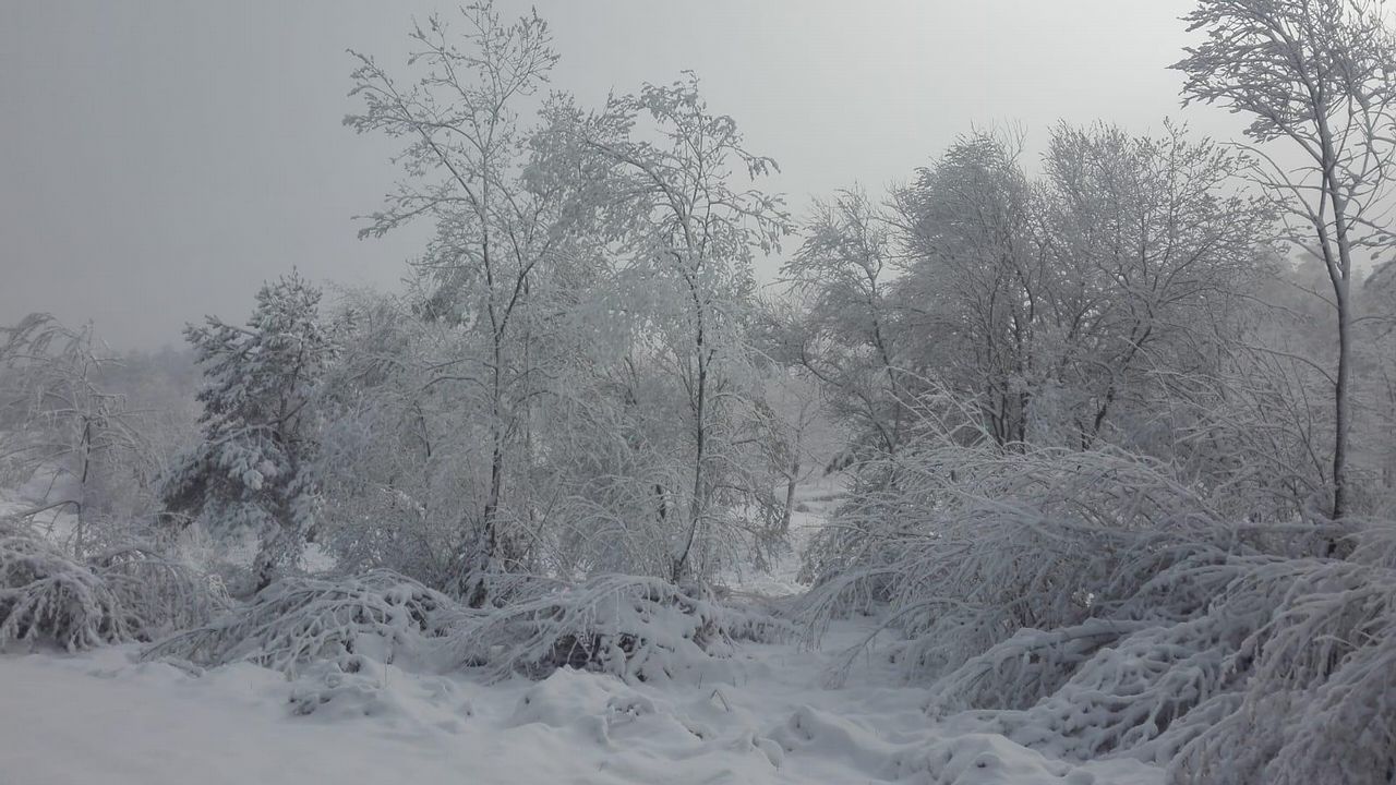 Nieve en abril en las cumbres del Deza, en O Carrio, la Serra do Faro y en zonas como O Seixo.