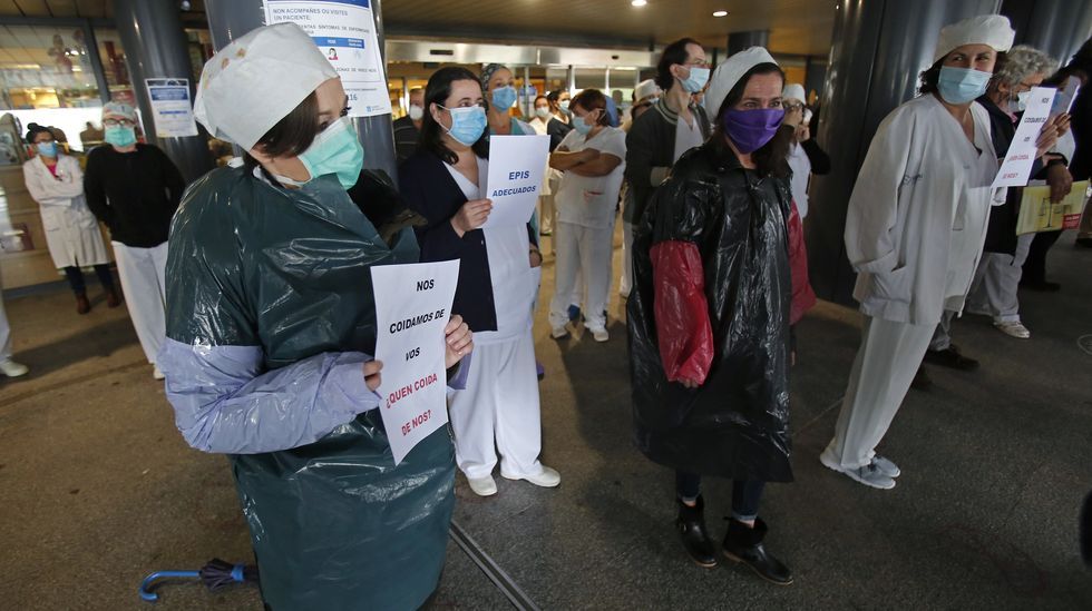 Concentración de sanitarios en el hospital Montecelo