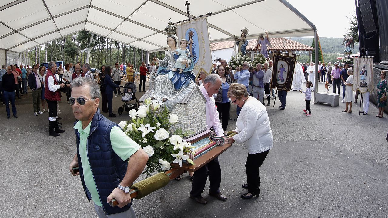 Fiestas en San Roquiño misa y procesión en honor a San Miguel