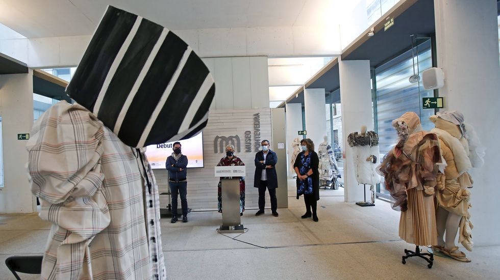 Exposición Debut de los alumnos de Esdemga en el Museo de Pontevedra