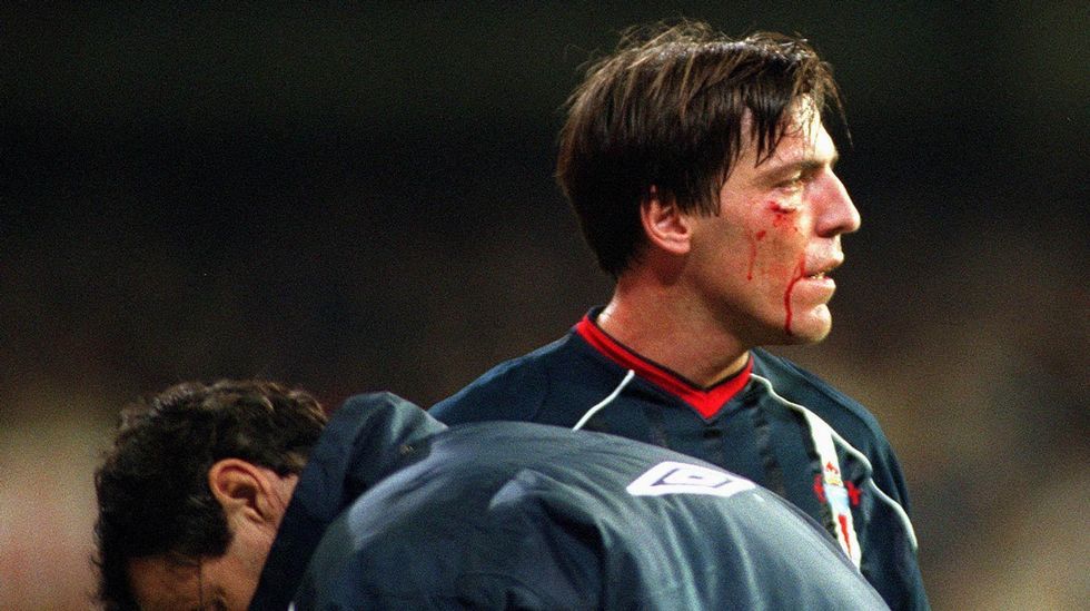 El brasileño, celebrando un gol con el actual técnico del Celta, Berizzo, en el derbi de mayo del 2003.