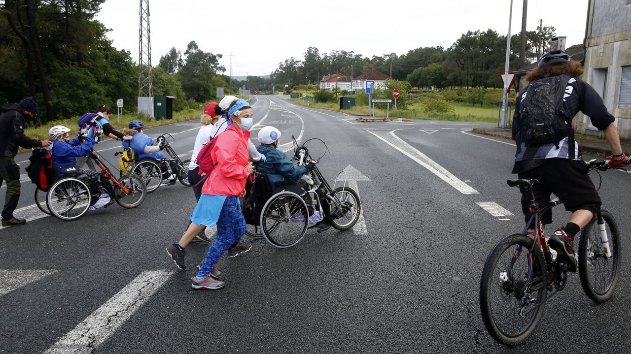 Miembros de la asociación Discamino, que cubrían la etapa desde Caldas hasta Padrón