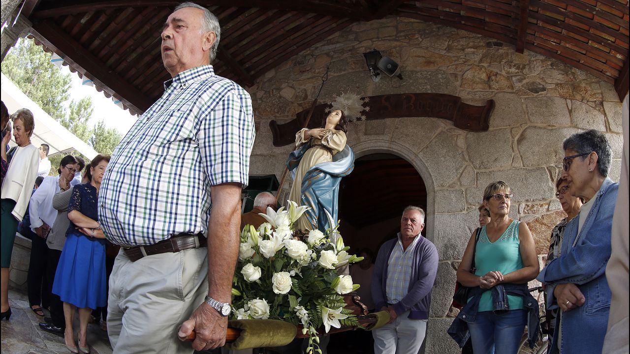 Fiestas en San Roquiño misa y procesión en honor a San Miguel