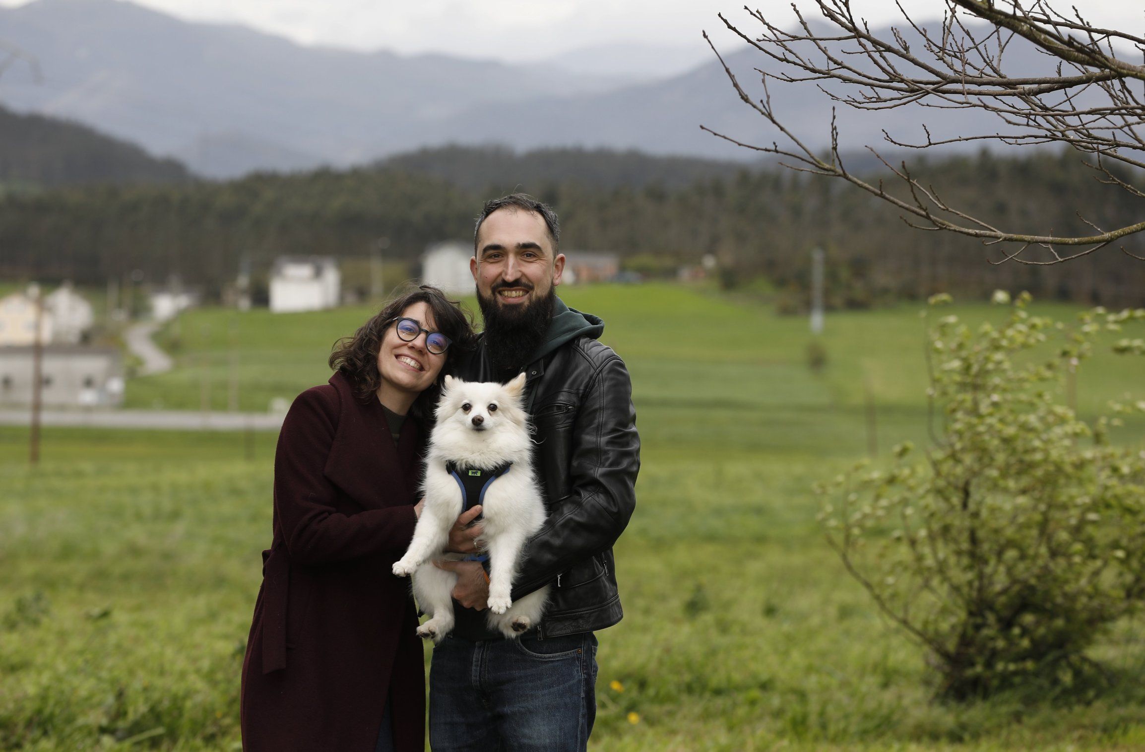 Despois de vivir en Cambridge e Paises baixos, Xos� Manuel e Luc�a deciden irse a vivir a unha aldea de Barreiros. 02/04/2024