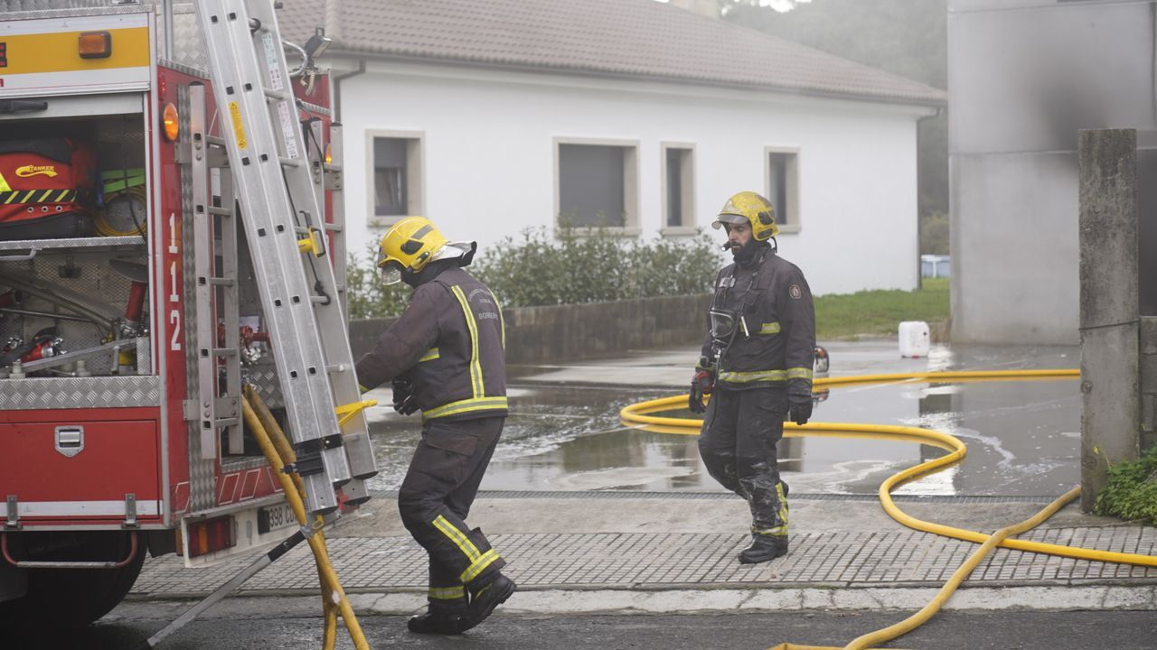 Incendio en taller O Caramiñal.