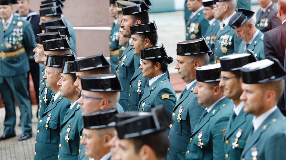 Acuartelamiento de la Guardia Civil en Lonzas - La Guardia Civil honra a su Patrona la Virgen del Pilar.